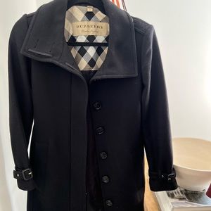 BLACK BURBERRY TRENCH COAT-size 0 🤍